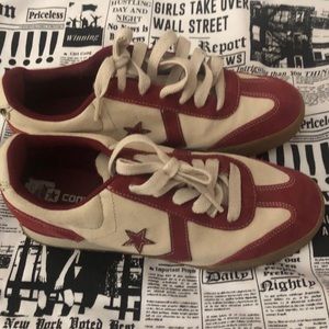 Converse, women’s size 10, practically NEW. Make offer. Worn a few times.